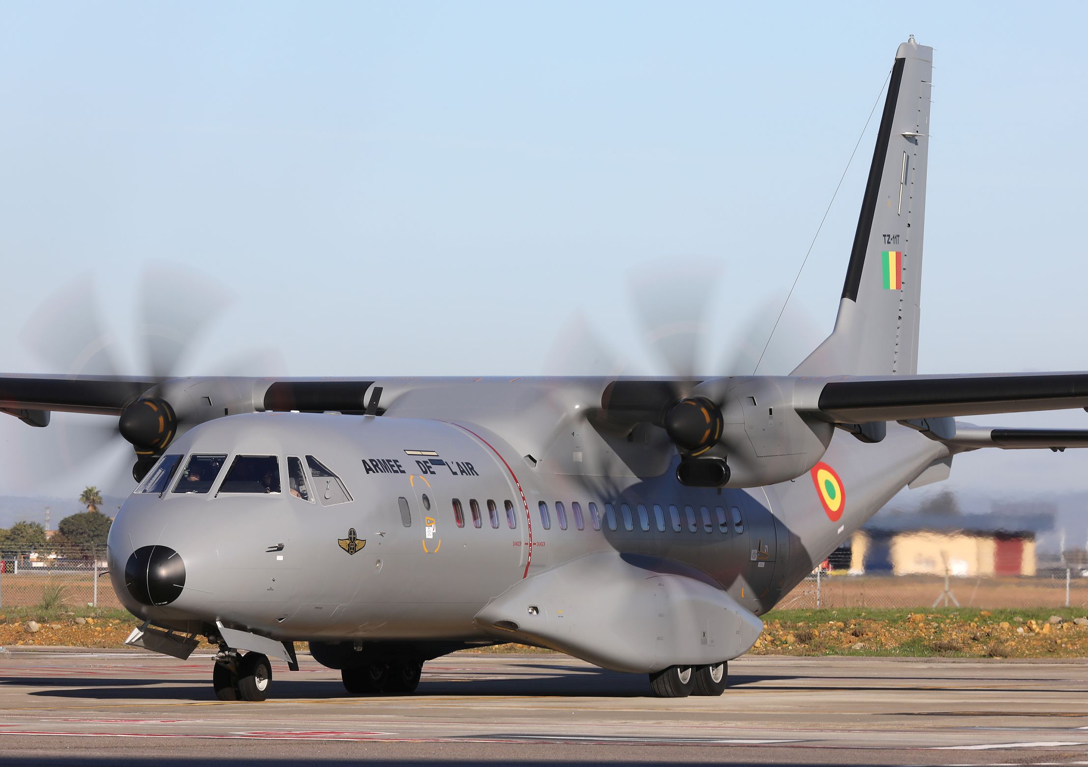 Avion Casa